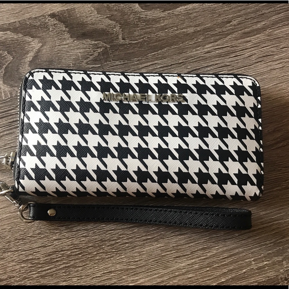 EUC Michael Kors Wallet